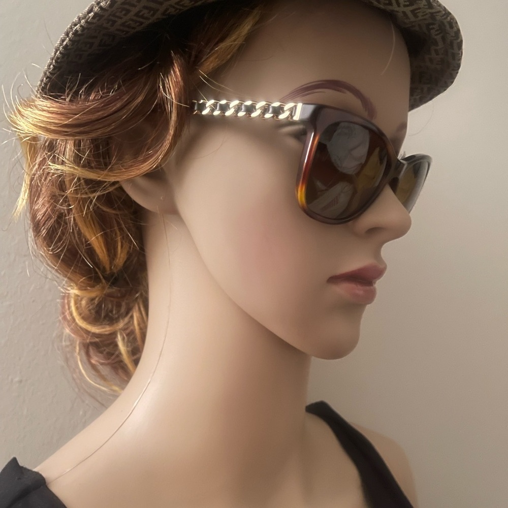 Chanel Chain vintage sunglasses